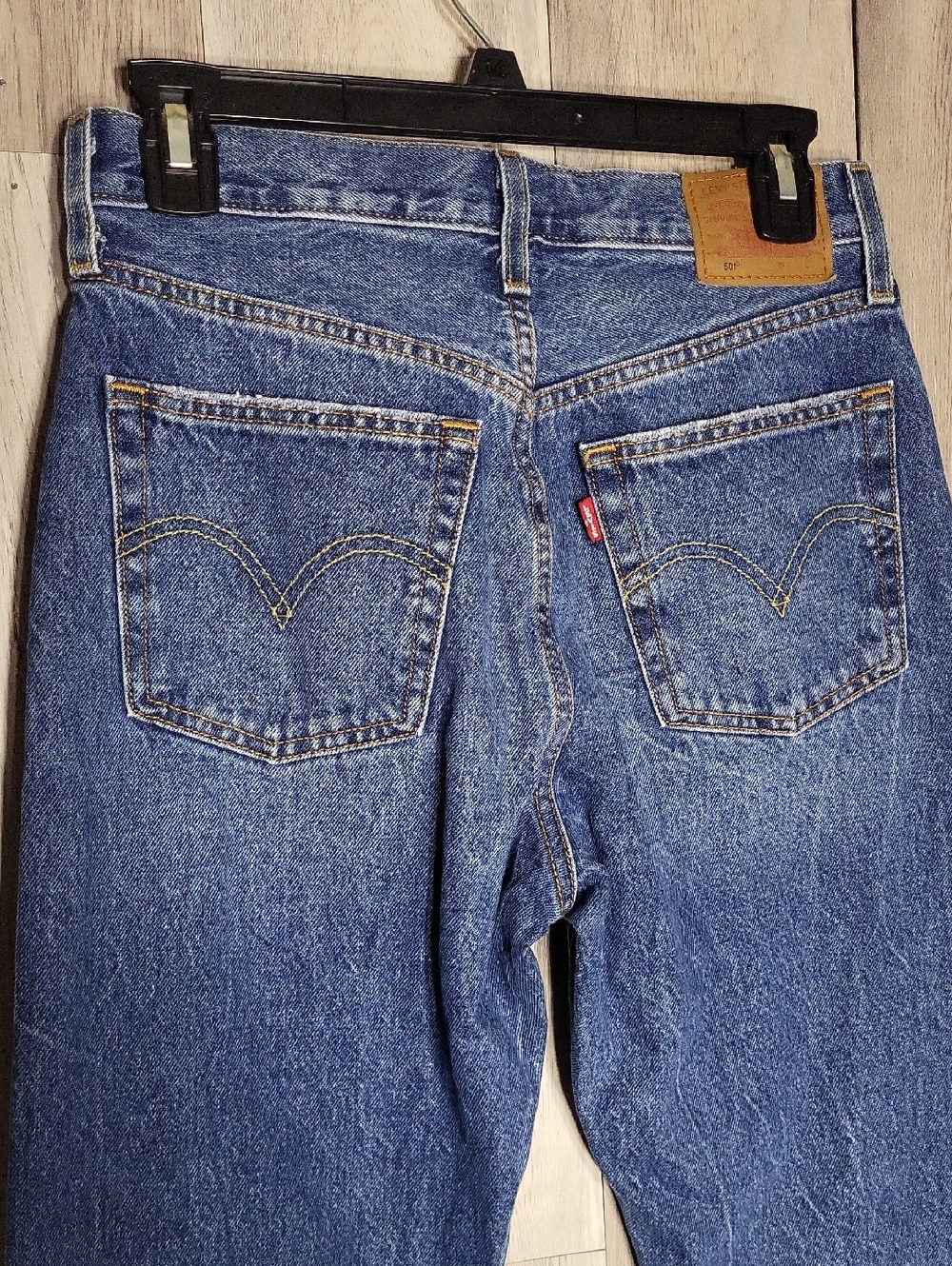 Levi's 501 Jeans W26 L32 Button Fly High Rise Straight Leg Medium Wash Unisex - Picture 9 of 11